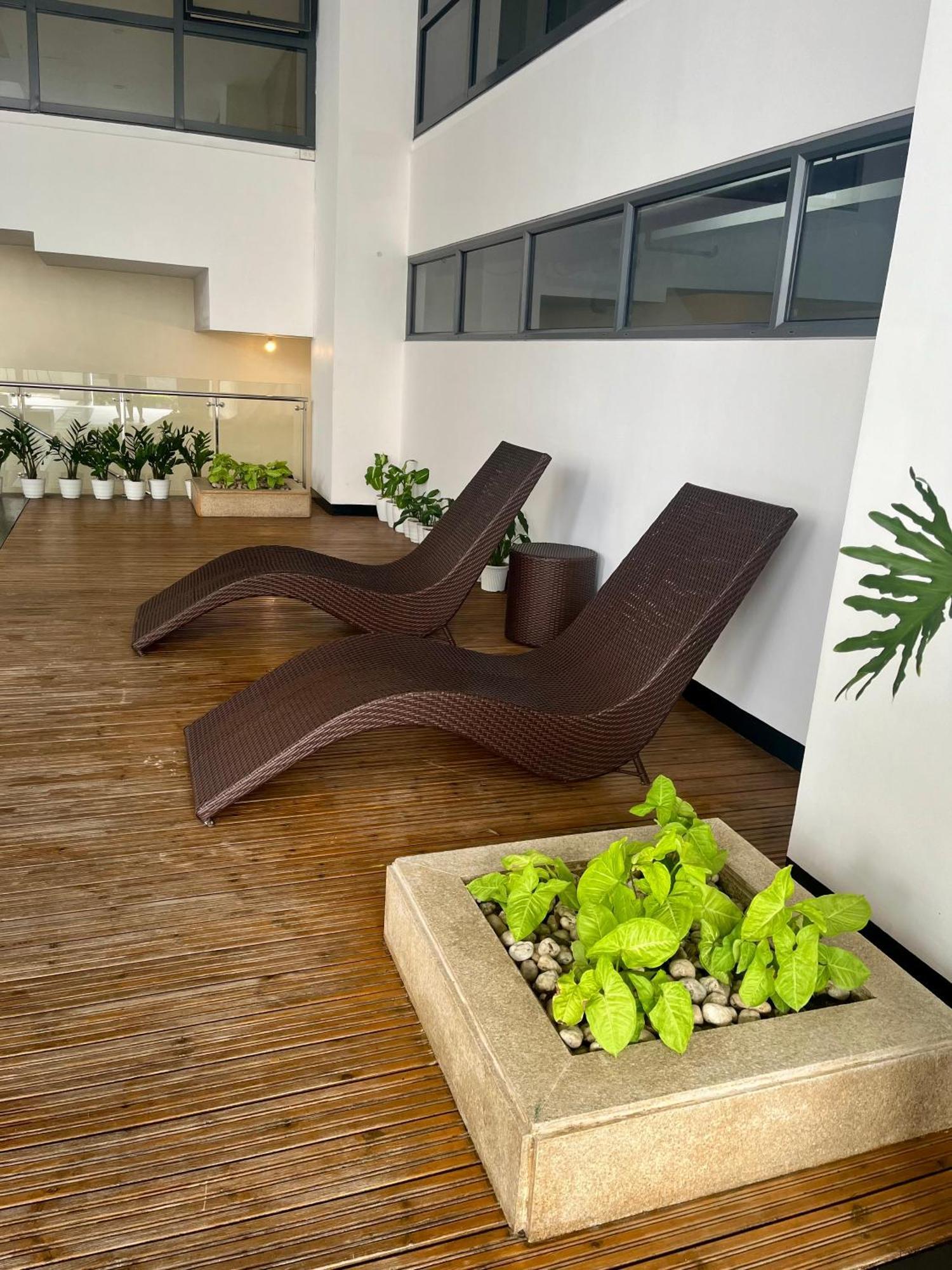 Greenbelt Hamilton Tower 1 Legazpi Makati City Екстериор снимка